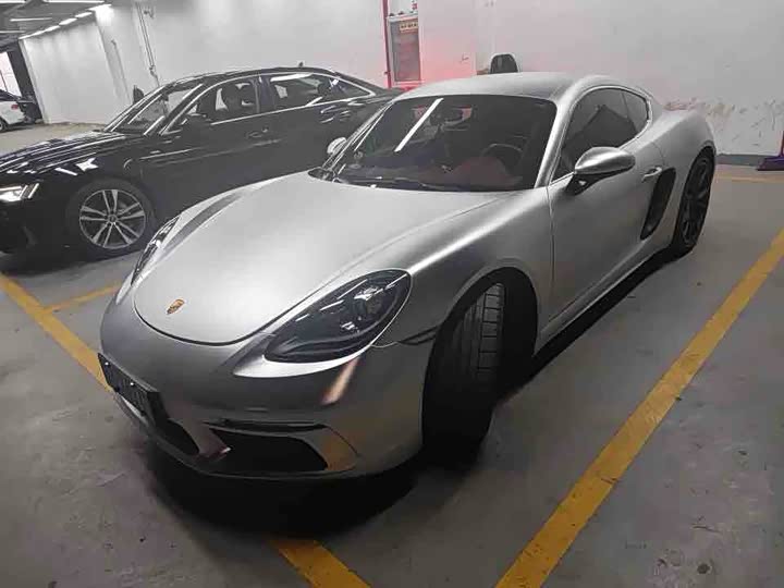 Zdjęcie 1 - Porsche 718