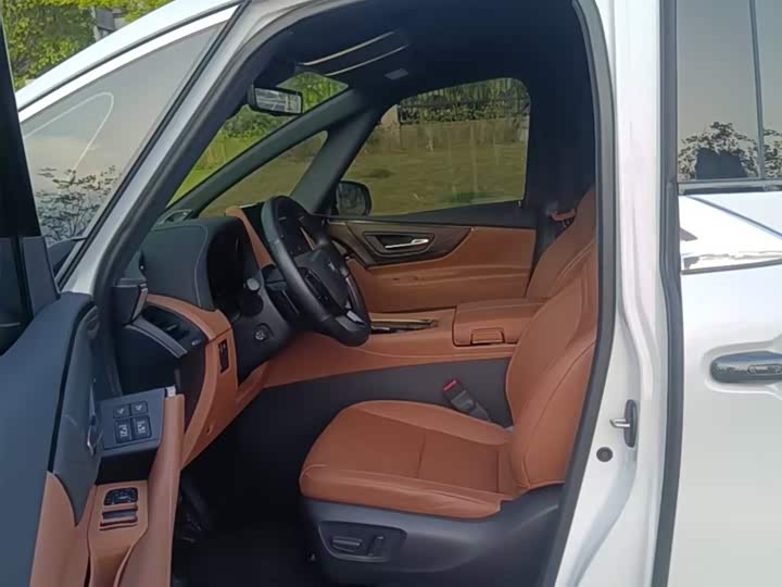 Фото 5 - Toyota Vellfire