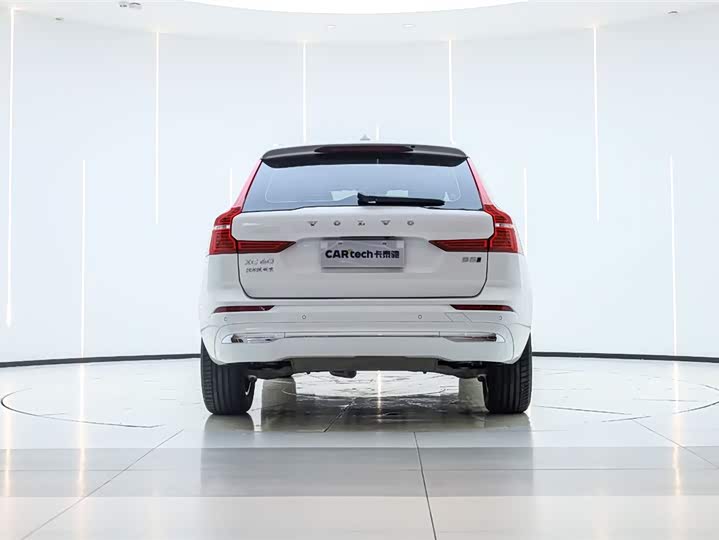 Фото 6 - Volvo XC60