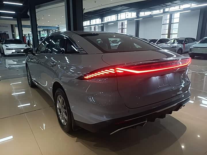 2025 Geely Galaxy L6