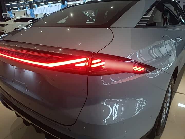 Geely Galaxy L6 2025 2025款 EM-i 60km 启航版