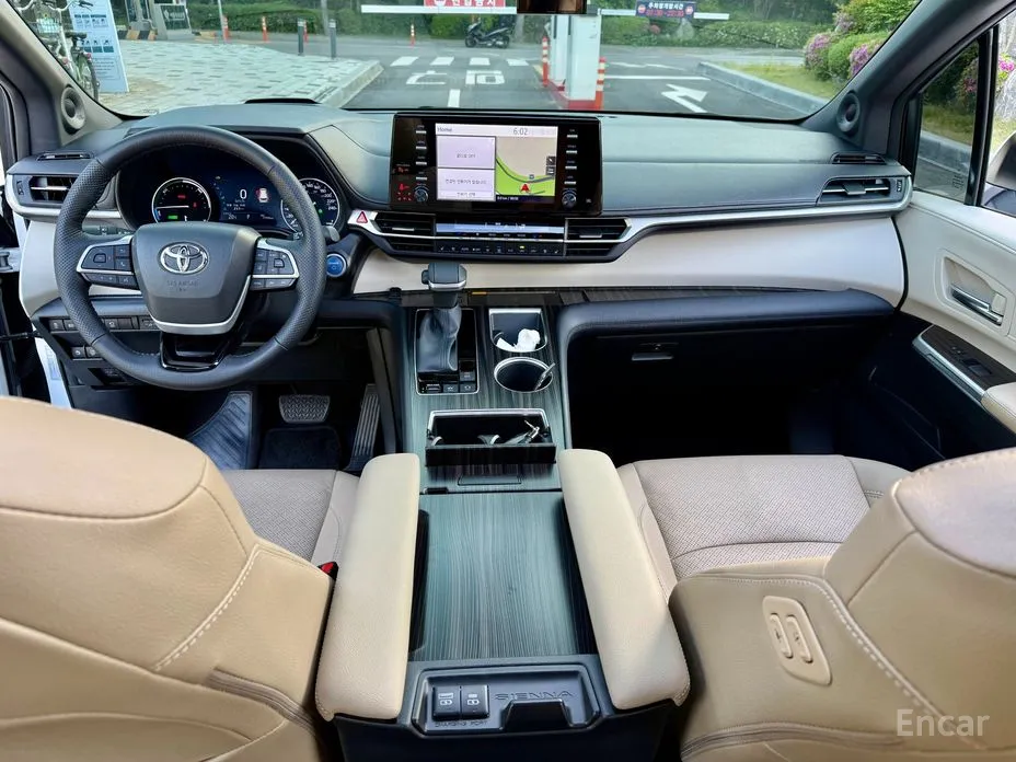 Фото 8 - Toyota Sienna
