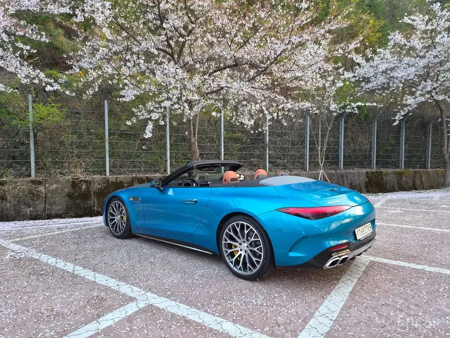 Mercedes-Benz SL-Class 2023 AMG SL63 4MATIC+