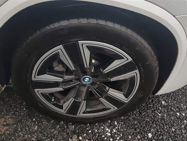 Фото 6 - BMW iX3