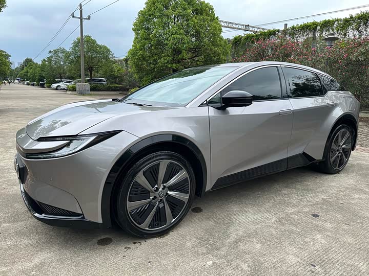 Toyota bZ5 2025 2025款 550 PRO