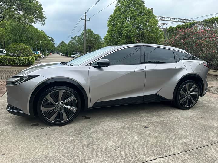 Toyota bZ5 2025 2025款 550 PRO