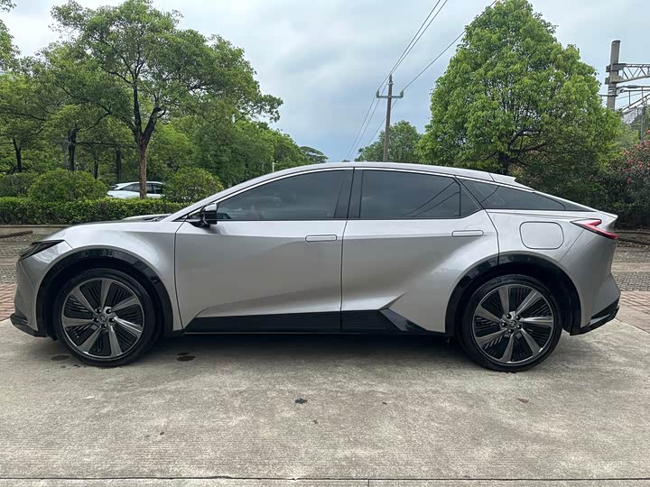 Toyota bZ5 2025 2025款 550 PRO