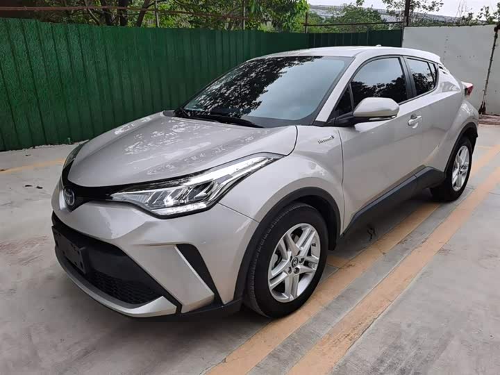Toyota C-HR 2022 2022款 双擎 2.0L E-CVT领先版