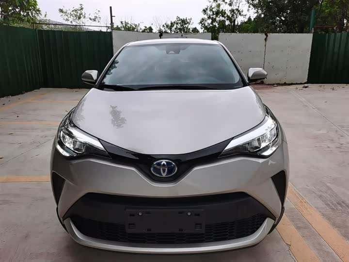 Toyota C-HR 2022 2022款 双擎 2.0L E-CVT领先版