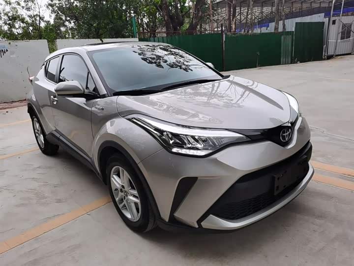 Toyota C-HR 2022 2022款 双擎 2.0L E-CVT领先版