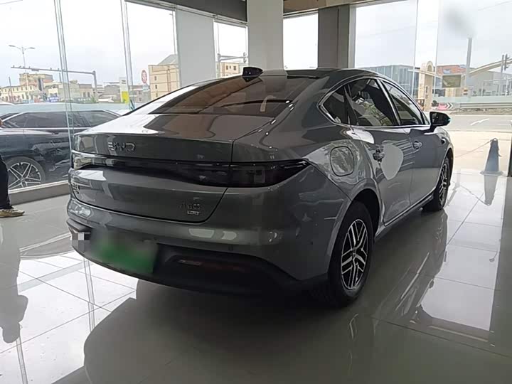 BYD Seal 05 DM-i Hybrid 2025 2025款 DM-i 智驾版 120KM旗舰型