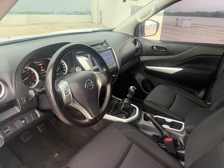 Фото 4 - Nissan Navara