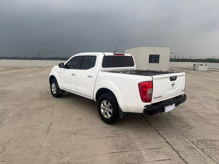 Фото 9 - Nissan Navara