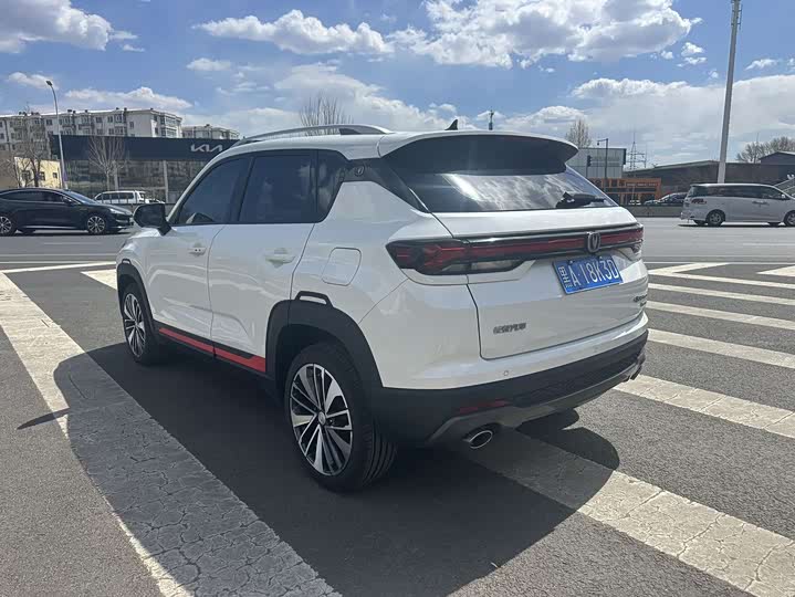 Changan CS35 Plus 2021 2021款 蓝鲸NE 1.4T DCT尊贵型