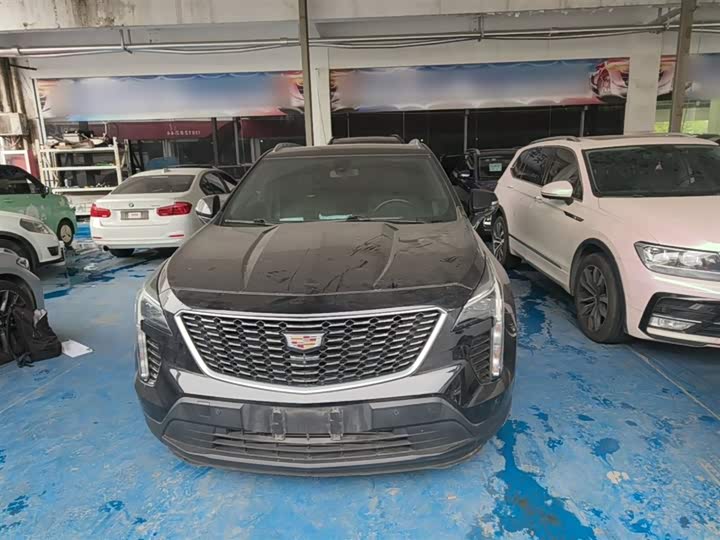Photo 3 - Cadillac XT4