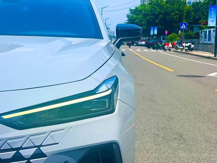 Zdjęcie 5 - Changan UNI-V