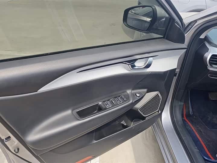 Фото 7 - Geely Geometry A