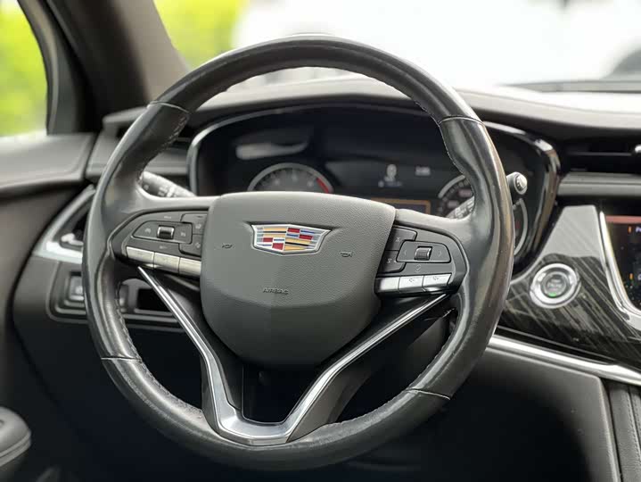 Фото 4 - Cadillac XT6