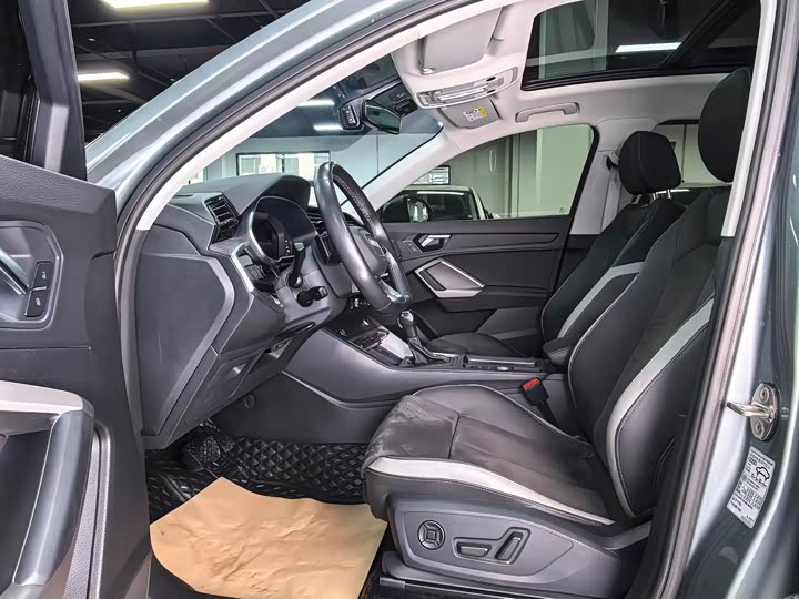 Zdjęcie 9 - Audi Q3