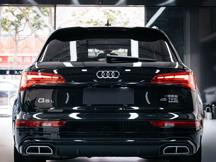 Фото 4 - Audi Q5L
