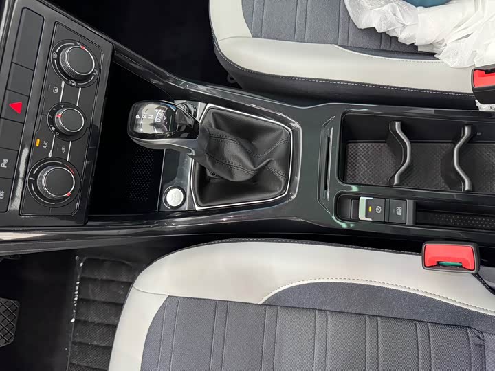 Volkswagen Tharu 2026 2026款 新锐 1.5L 锐意版