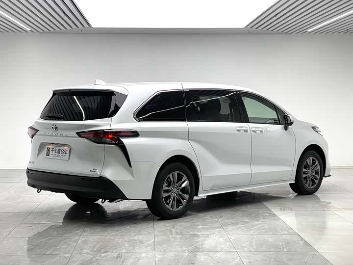 Toyota Sienna 2026 2026款 2.5L 双擎两驱舒适版