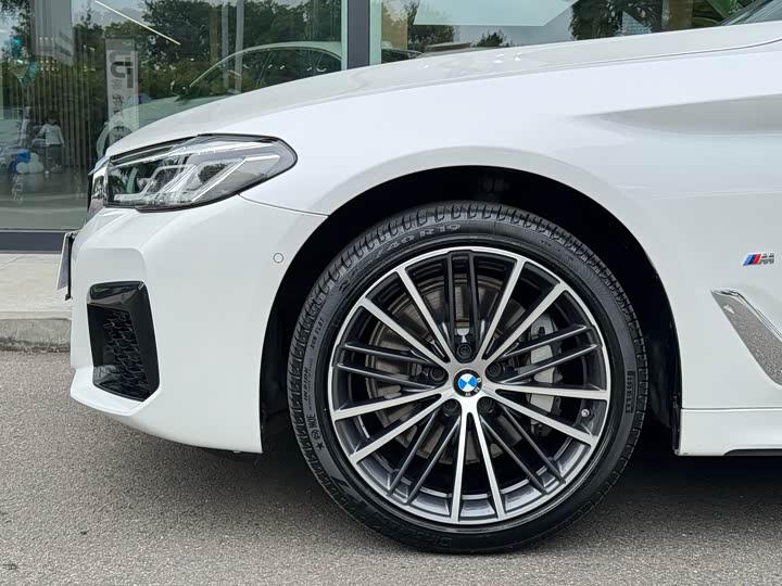 Zdjęcie 4 - BMW 5 Series