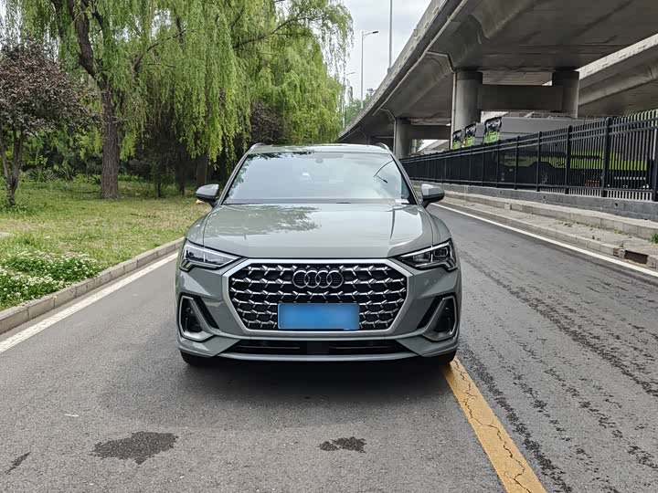 Audi Q3 2025 2025款 quattro 45周年典藏版 35TFSI 时尚动感型