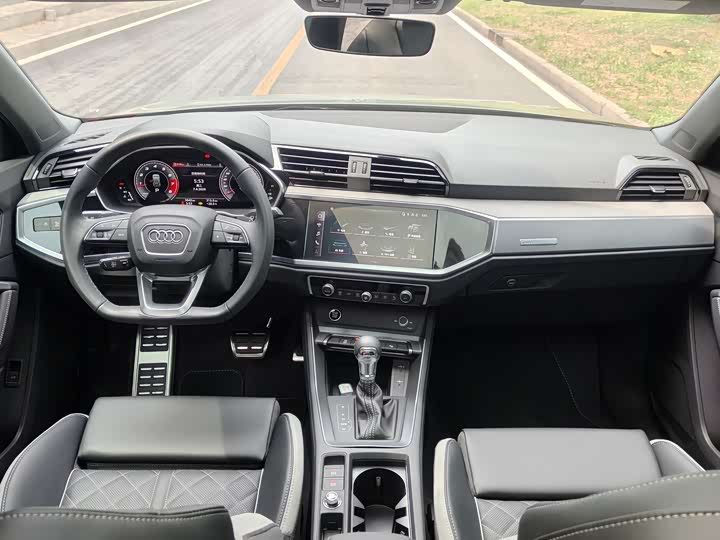 Audi Q3 2025 2025款 quattro 45周年典藏版 35TFSI 时尚动感型