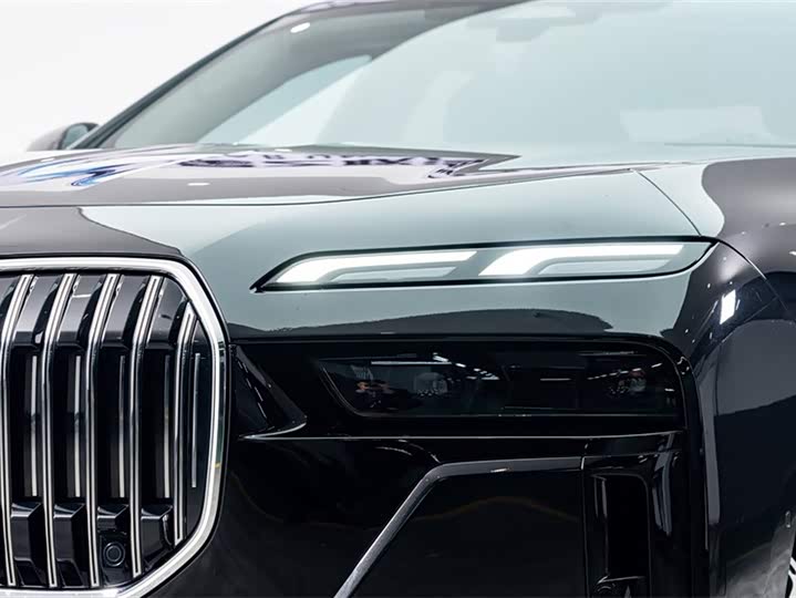 Фото 4 - BMW 7 Series