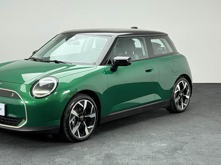 Mini Cooper 2024 2024款 452km COOPER SE 艺术家