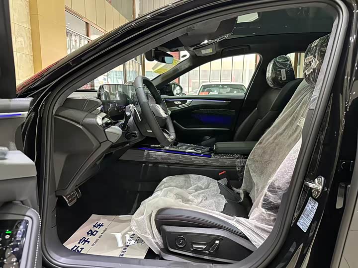 Audi A6L 2026 2026款 2.0T 尊享型