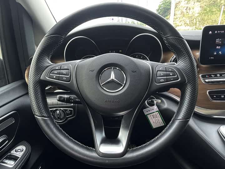 Mercedes-Benz V-Class 2022 2022款 V 260 尊贵版