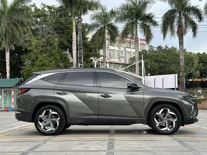 Hyundai Tucson L 2023 2023款 途胜L 1.5T 自动两驱LUX尊贵版
