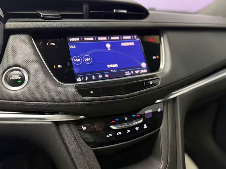 Photo 6 - Cadillac XT6