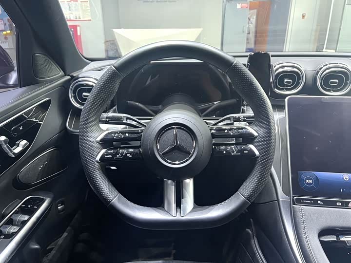 Zdjęcie 9 - Mercedes-Benz C-Class