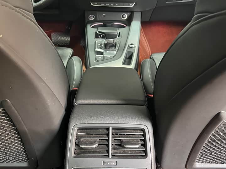 Zdjęcie 9 - Audi A4L