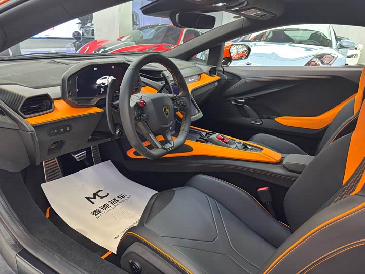 Lamborghini Revuelto 2023 2023款 6.5L PHEV标准版