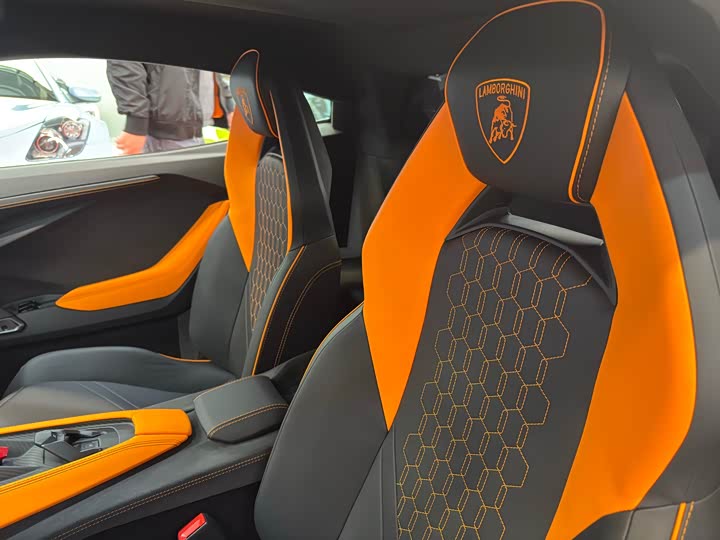 Lamborghini Revuelto 2023 2023款 6.5L PHEV标准版