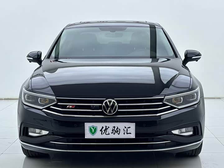 Фото 2 - Volkswagen Magotan