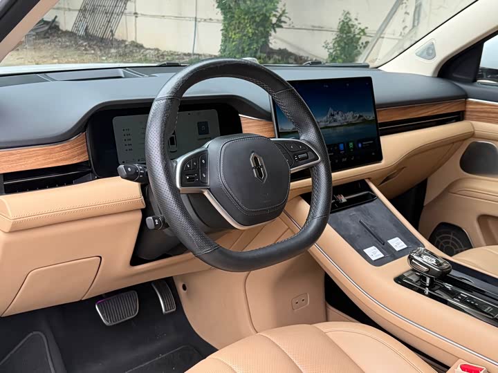 Aito M7 2022 2022款 1.5T 四驱豪华版