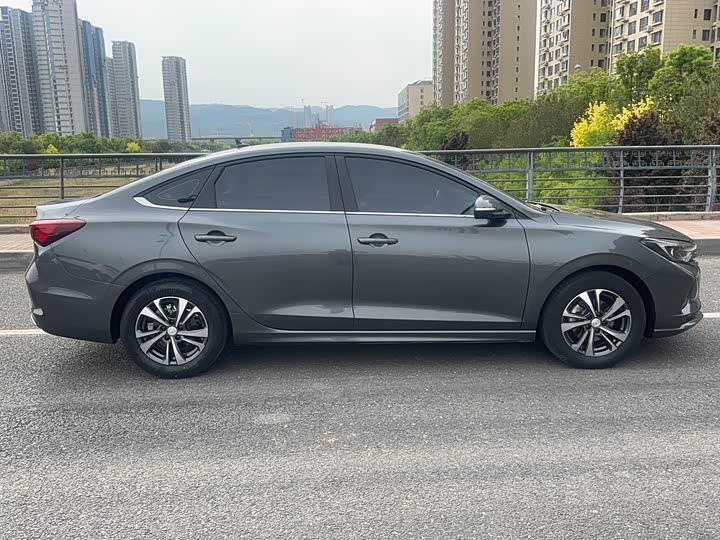 Zdjęcie 6 - Changan Eado Plus