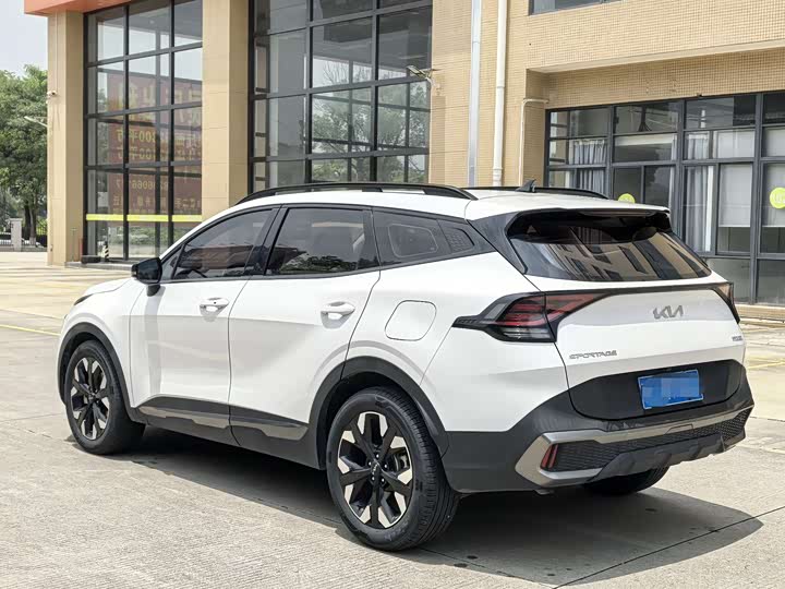 Kia Sportage 2023 2023款 2.0T 两驱尊贵版