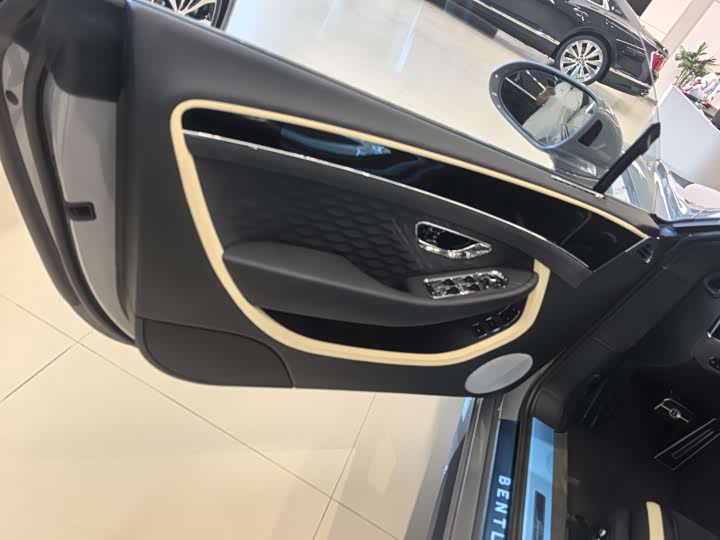 Фото 5 - Bentley Continental GT Hybrid