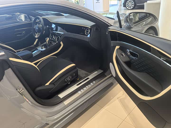 Фото 9 - Bentley Continental GT Hybrid