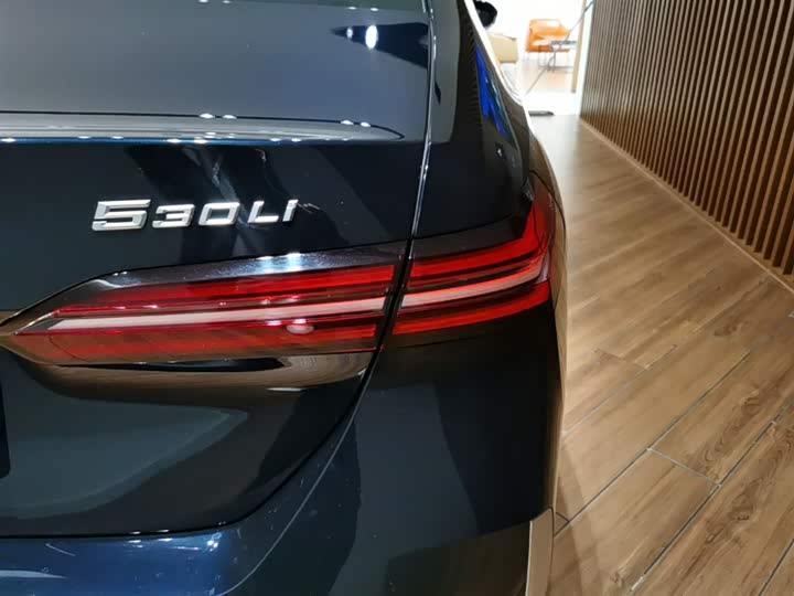 Фото 8 - BMW 5 Series