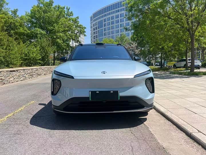 Фото 2 - Nio ES6