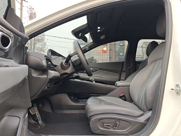 GAC Trumpchi Empow R 2025 2025款 270T DCT 影豹R-Style劲享版