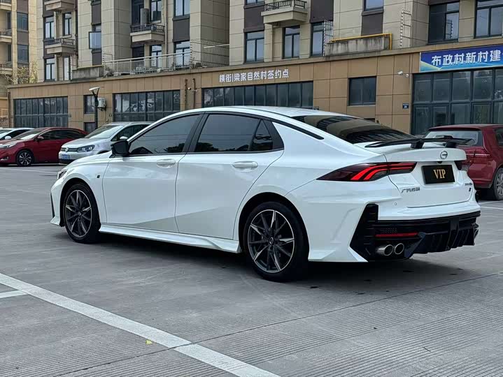 GAC Trumpchi Empow R 2025 2025款 270T DCT 影豹R-Style劲享版
