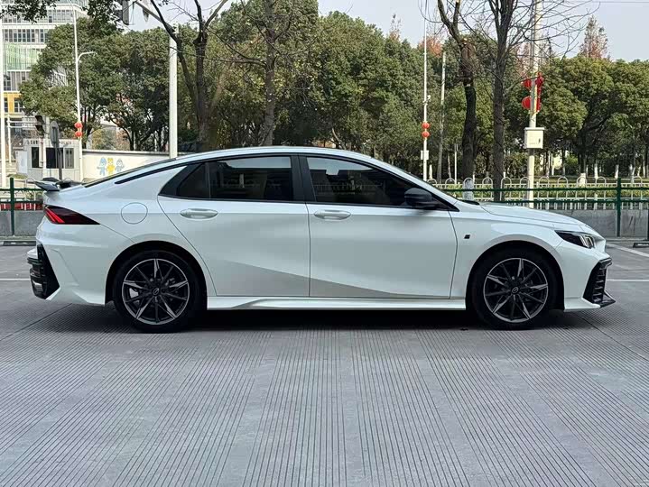 GAC Trumpchi Empow R 2025 2025款 270T DCT 影豹R-Style劲享版